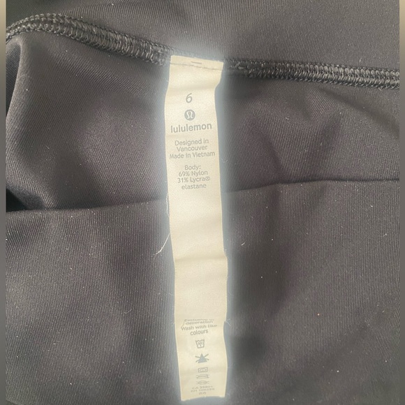 Lululemon Wunder Under Crop - Picture 3 of 3